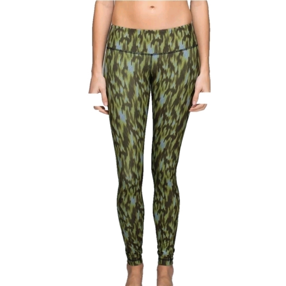 Lululemon Wunder Under Tight 7/8 Camouflage Pear Inkwell Pants, size 4